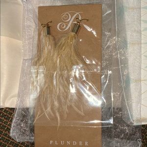Plunder Fawn Caramel Feather Earrings - New